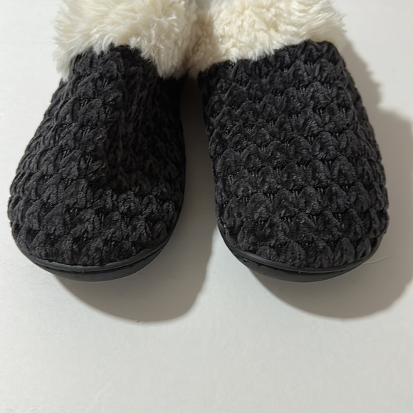 COPY - Women’s Isotoner Slippers - Picture 4 of 8
